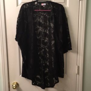 Black lace LuLaRoe Lindsay Kimono - NWOT